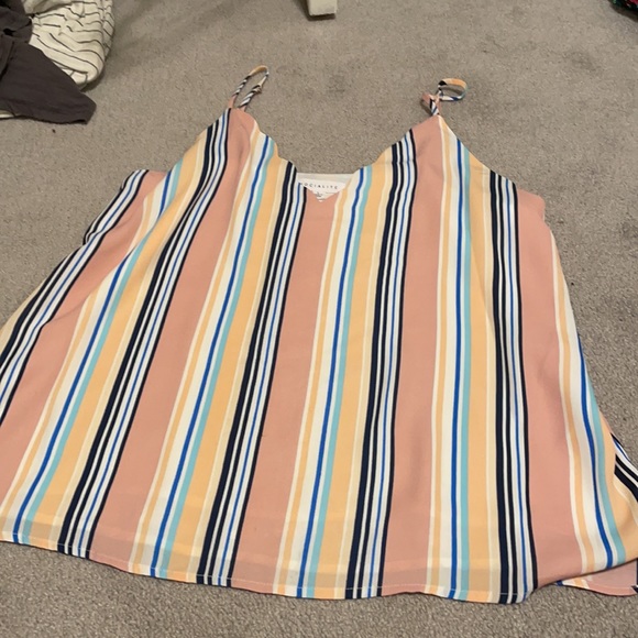 Socialite blouse tank - Picture 3 of 4